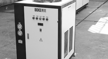 冬季工業(yè)冷水機(jī)該怎么維修？